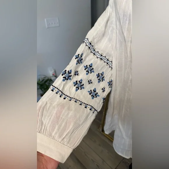 Style & Co. White Blouse with Blue Embroidery - Picture 3 of 10